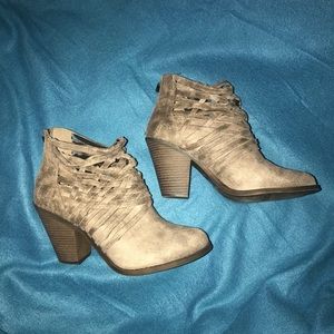 beige/gray ankle booties